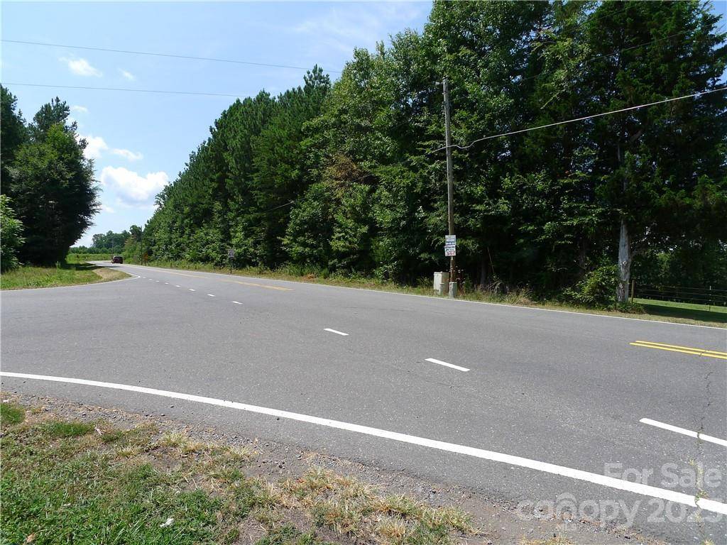 Mocksville, NC 27028,650 Country LN