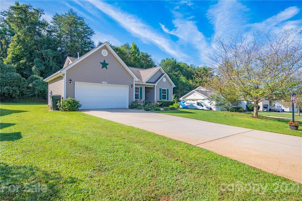 Clover, SC 29710,526 Pennyfields LN