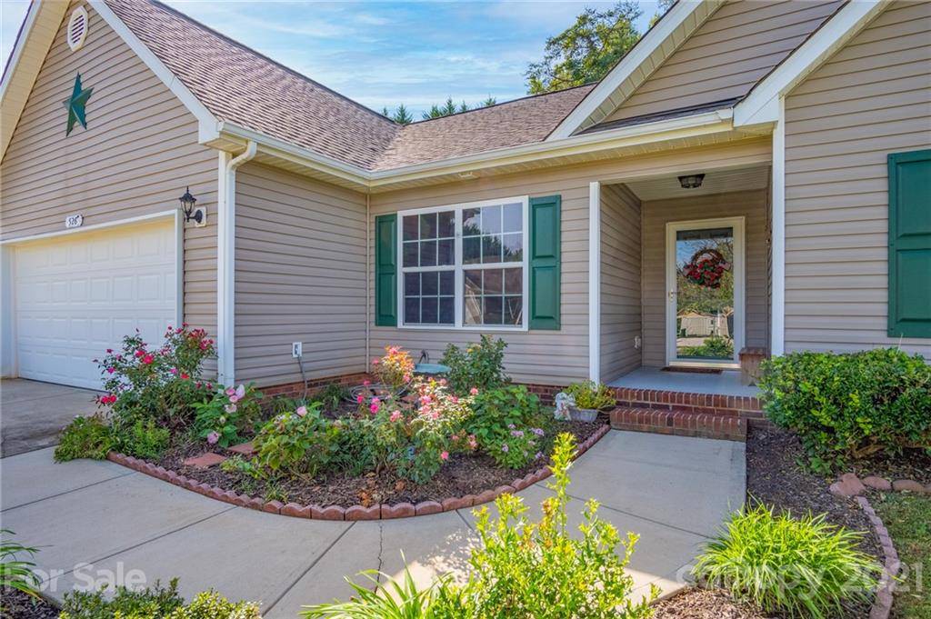 Clover, SC 29710,526 Pennyfields LN