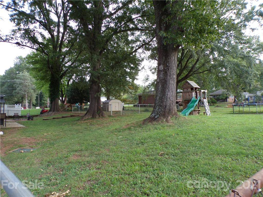 Newton, NC 28658,809 S Cline AVE