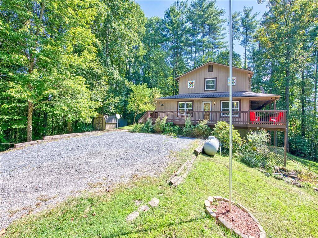 Waynesville, NC 28785,885 Rustic Heights RD
