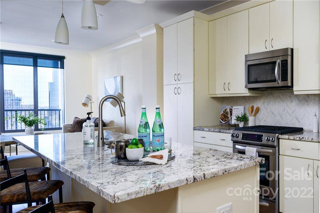 Charlotte, NC 28202,222 S Caldwell ST #1805