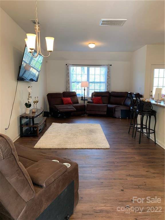 Charlotte, NC 28215,9134 Bradstreet Commons WAY