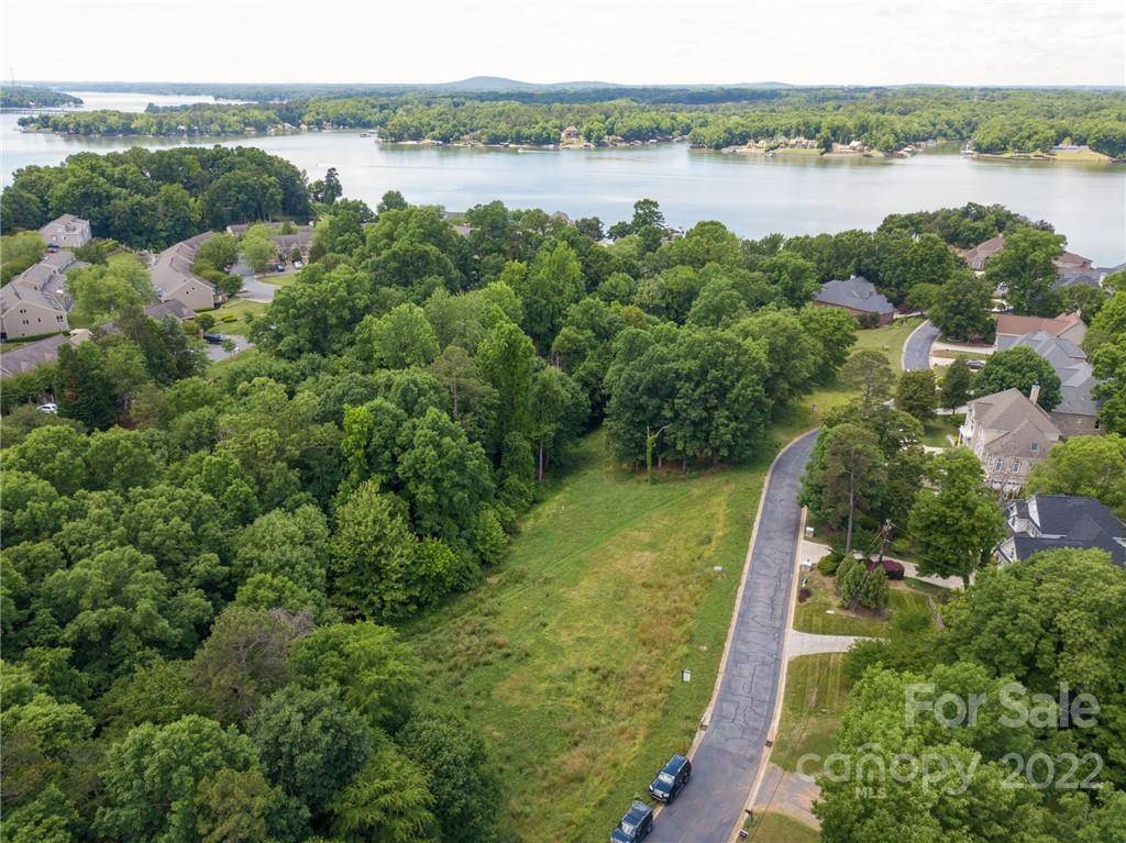 Charlotte, NC 28278,13923 Point Lookout RD #2