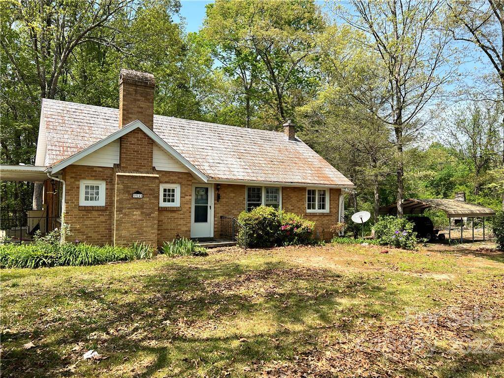Hendersonville, NC 28739,924 Brooklyn AVE