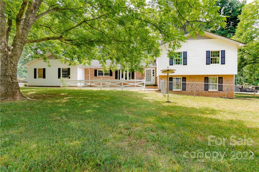 China Grove, NC 28023,1006 Hickory Grove LN