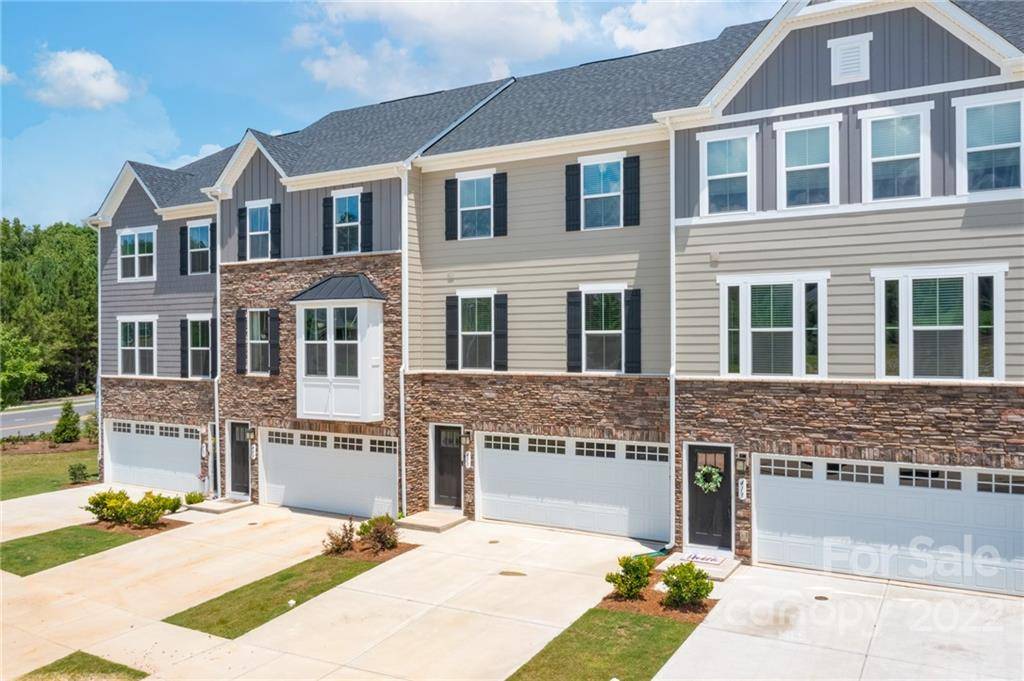 Tega Cay, SC 29708,411 Lahinch DR
