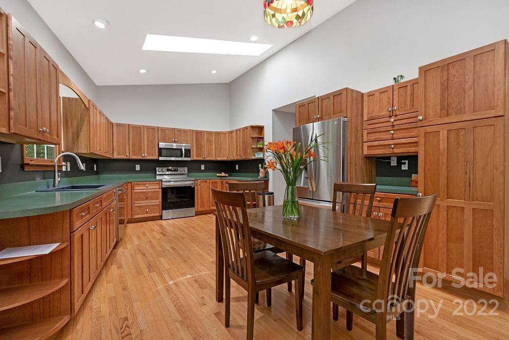 Lake Toxaway, NC 28747,183 Wildwood WAY