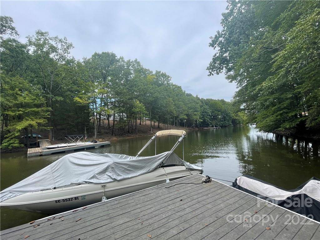 Lake Wylie, SC 29710,5169 Watersail WAY