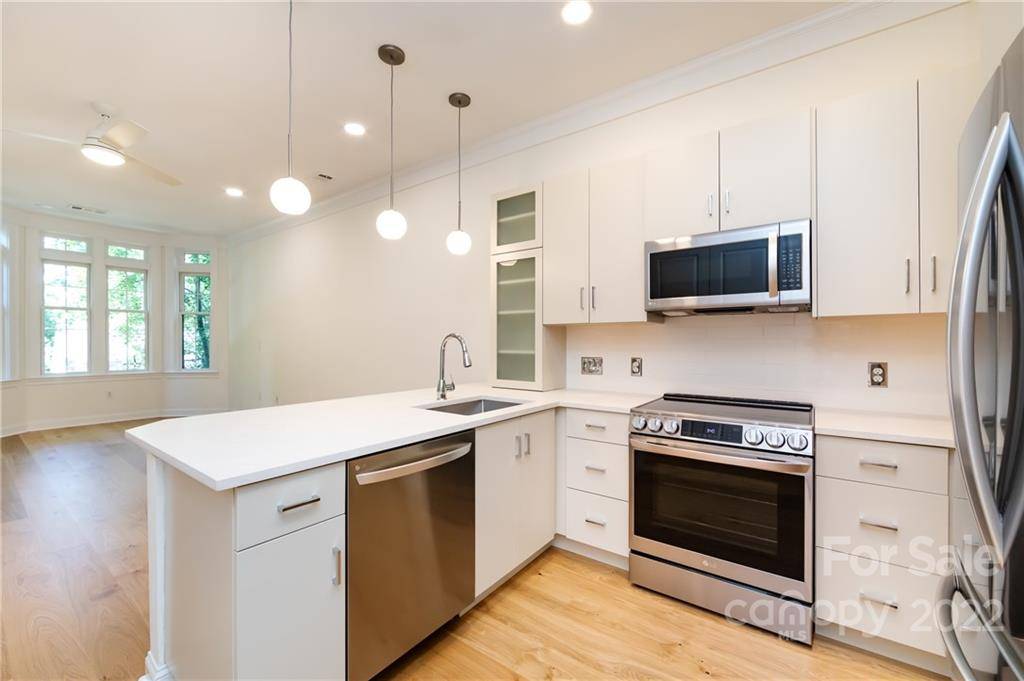 Charlotte, NC 28209,2810 Selwyn AVE #202