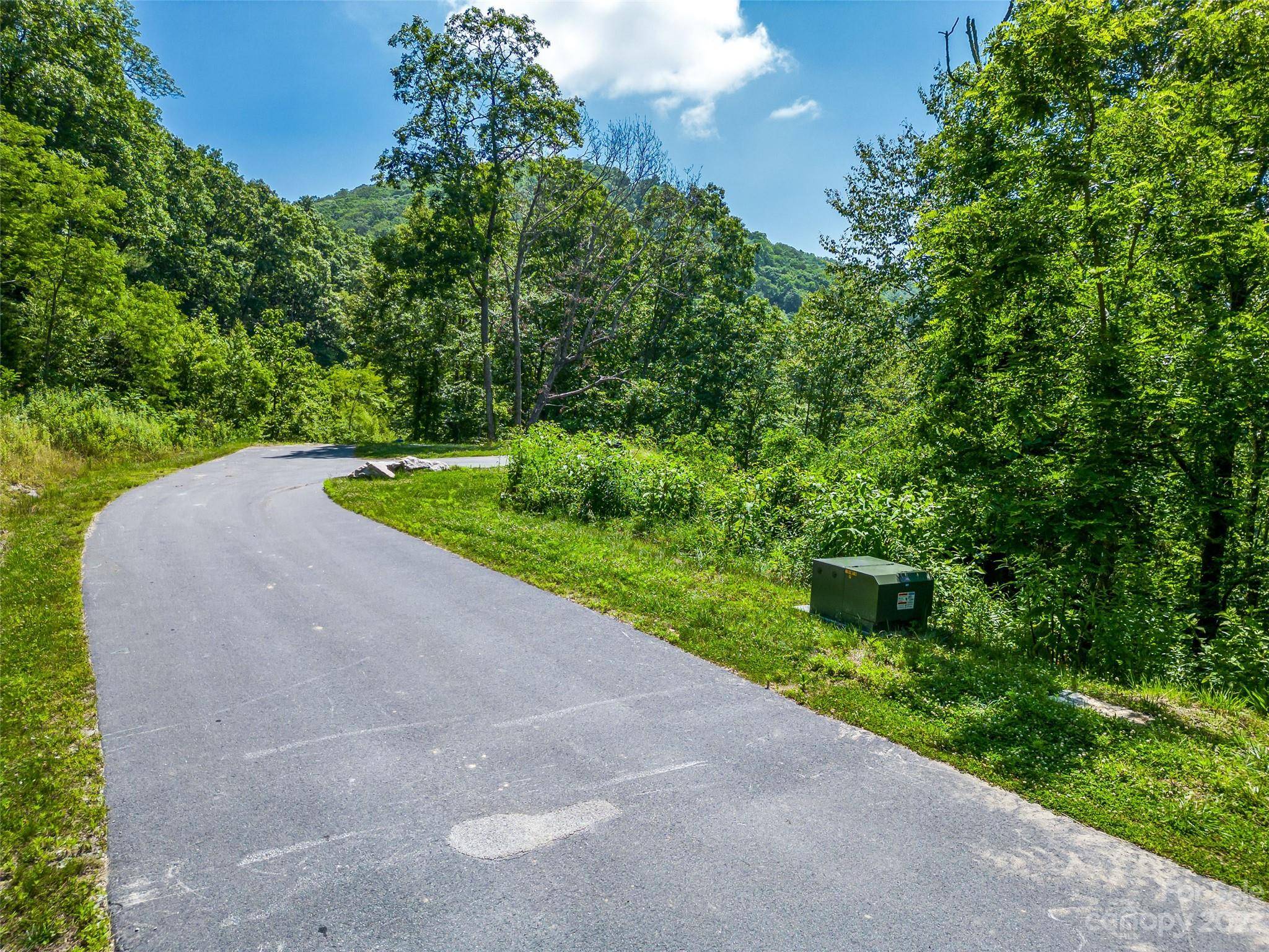 Hendersonville, NC 28792,370 Autumn Ridge LN #75