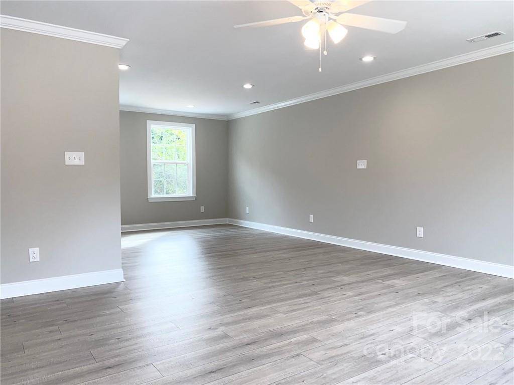 Heath Springs, SC 29058,623 Hart ST