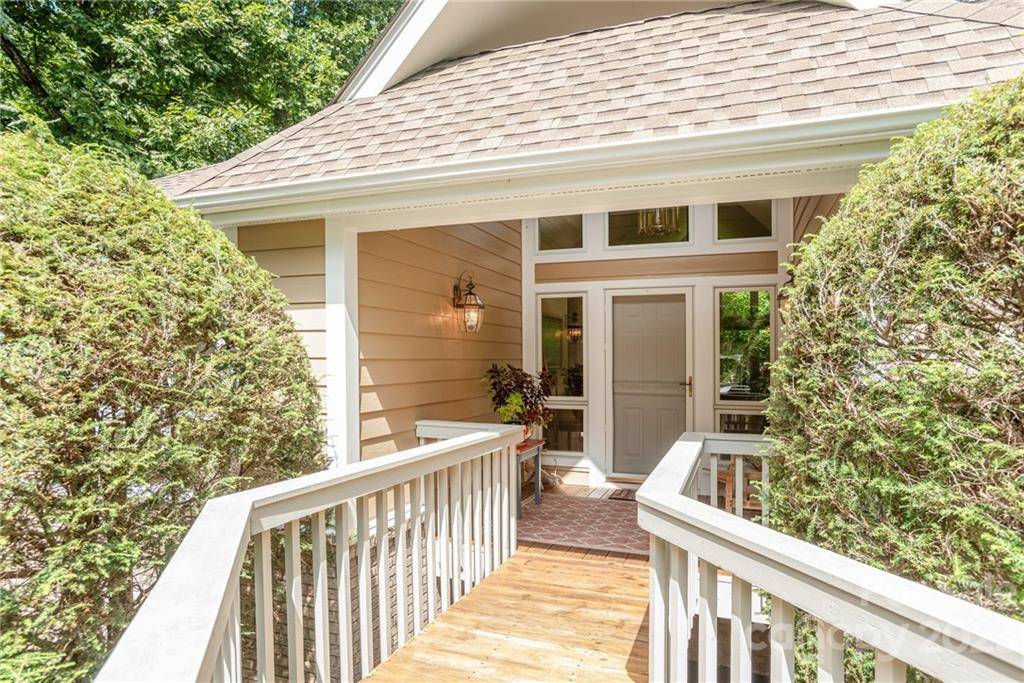 Flat Rock, NC 28731,701 BLOSSOM LN