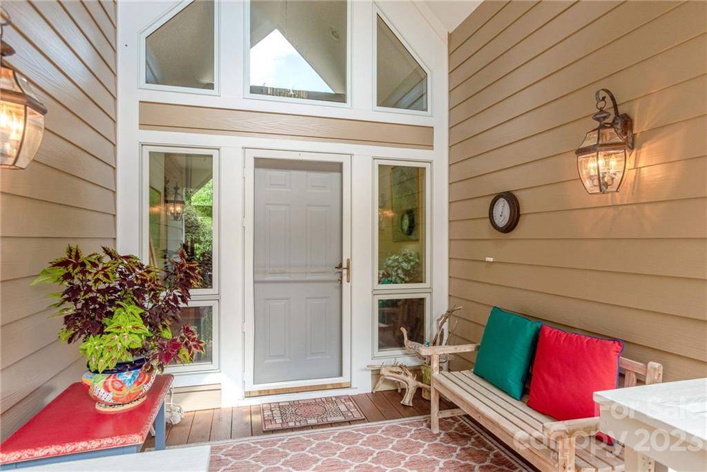 Flat Rock, NC 28731,701 BLOSSOM LN