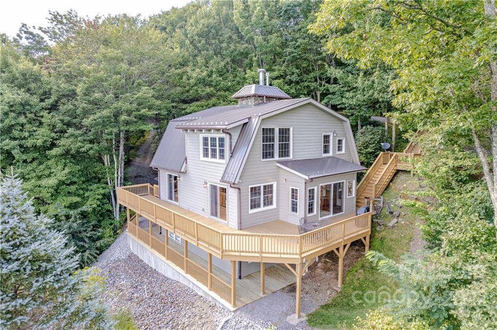 Maggie Valley, NC 28751,700 Sky DR