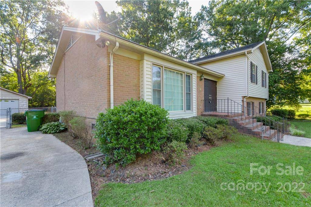 Charlotte, NC 28212,5000 Dogwood PL