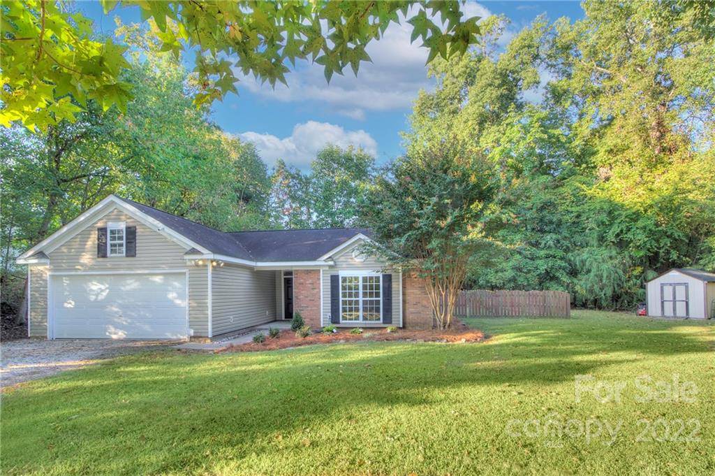 Matthews, NC 28104,706 White Oak LN