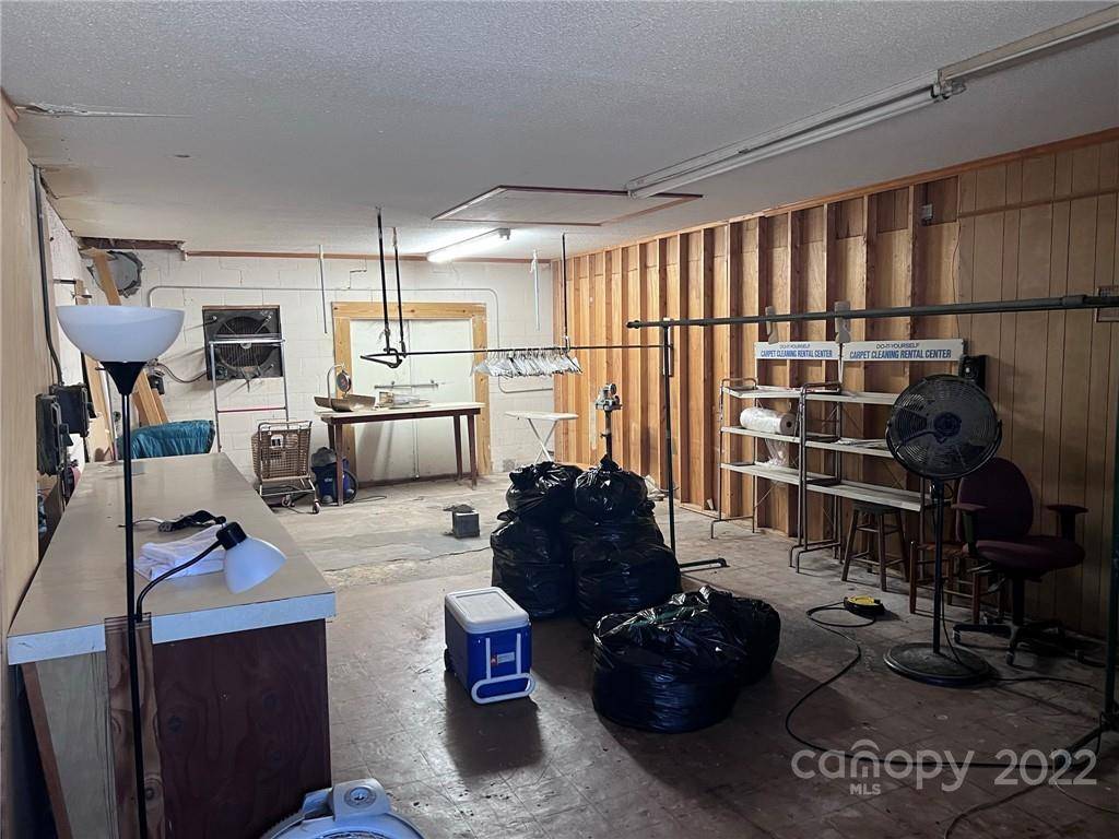 Camden, SC 29020,826 Broad ST