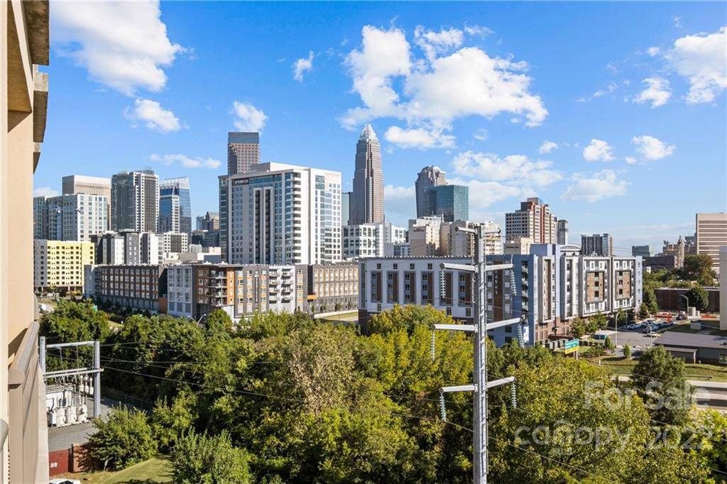 Charlotte, NC 28202,701 Royal CT #813