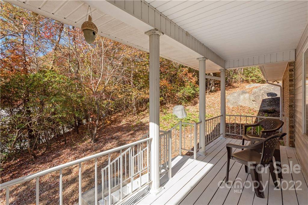 Horse Shoe, NC 28739,15 Laurel Hill DR