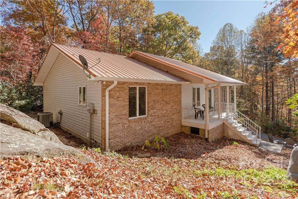 Horse Shoe, NC 28739,15 Laurel Hill DR