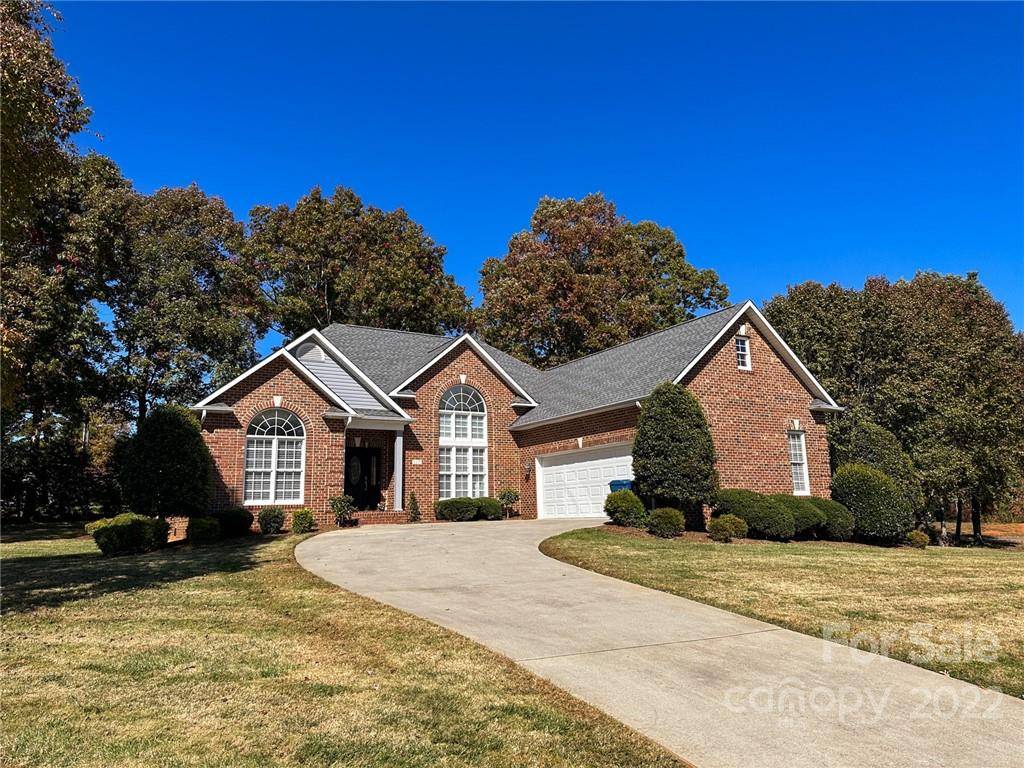 Hickory, NC 28601,117 Linkside LN