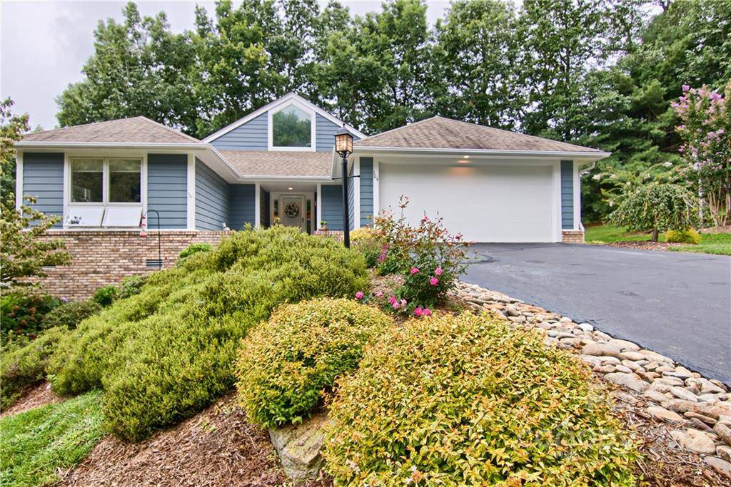 Flat Rock, NC 28731,106 Broadmoor DR