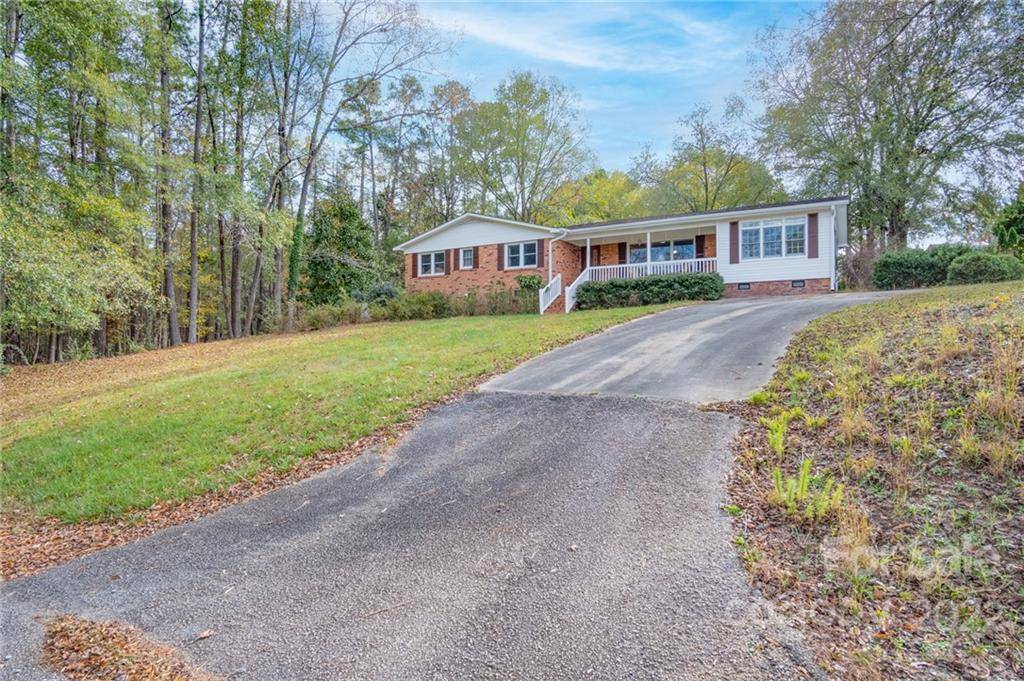 Great Falls, SC 29055,102 Dogwood DR