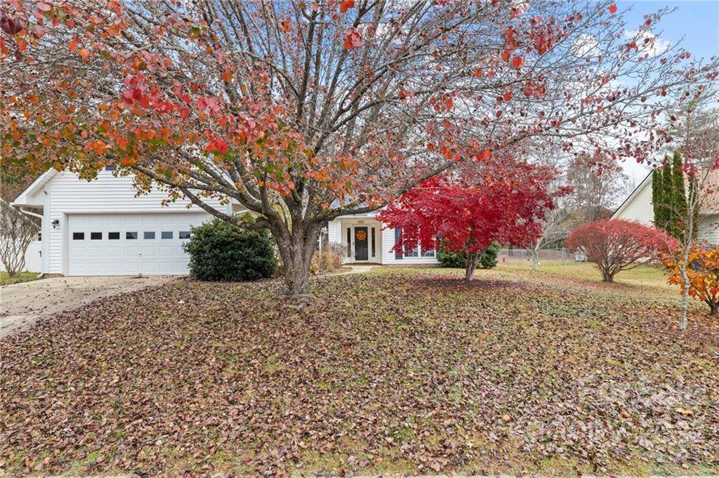 Fletcher, NC 28732,911 Woodhill DR