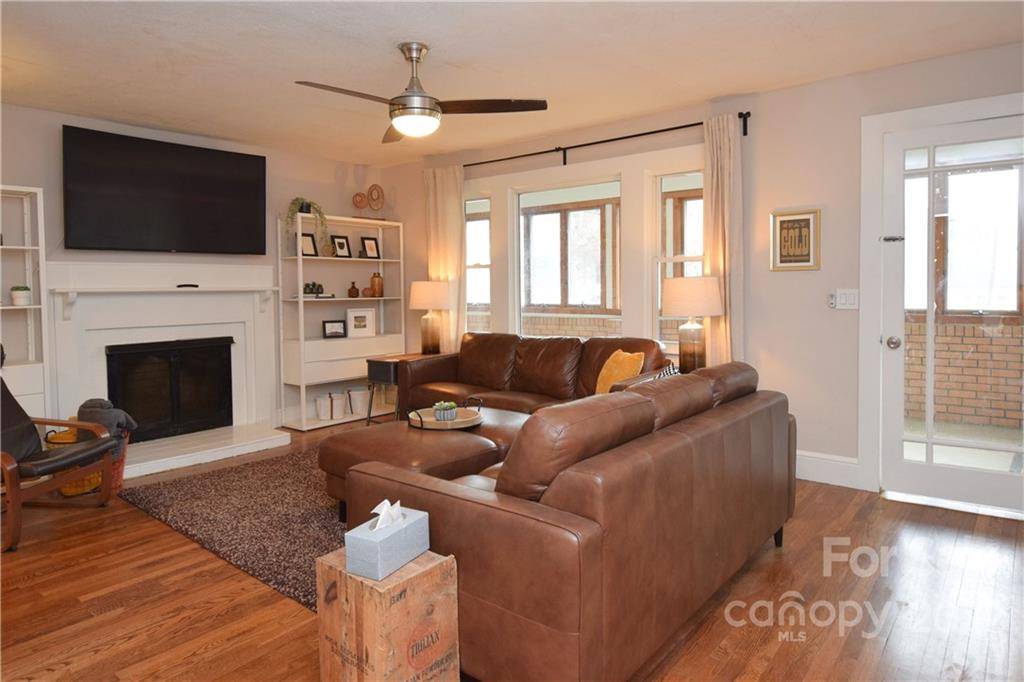 Spruce Pine, NC 28777,44 Hemlock AVE