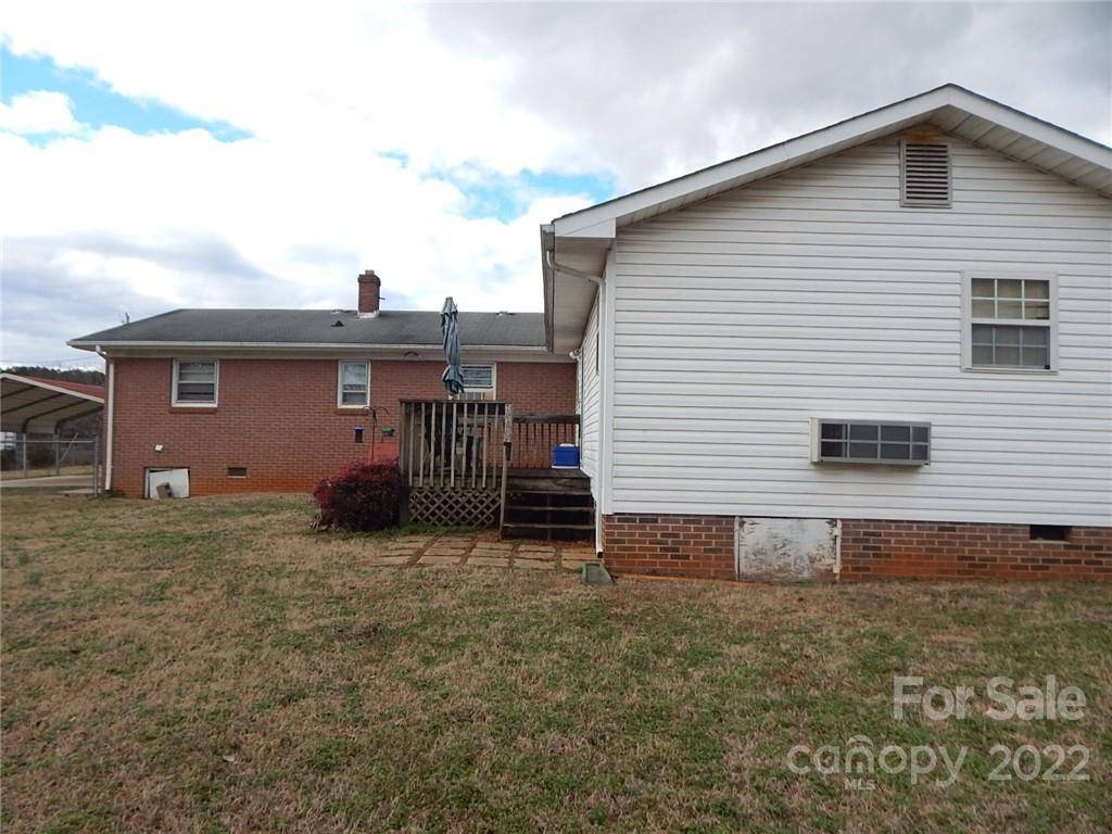 Hickory, NC 28601,2816 20th Street LN NE