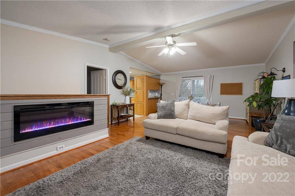 Horse Shoe, NC 28742,39 Pole Bridge CT