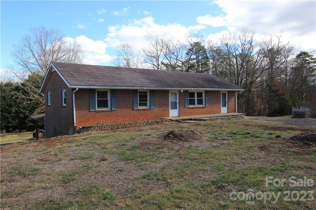 Newton, NC 28658,2436 Robinson RD