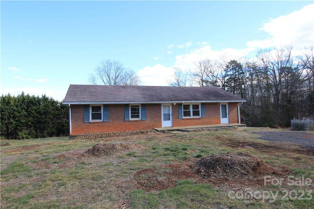 Newton, NC 28658,2436 Robinson RD