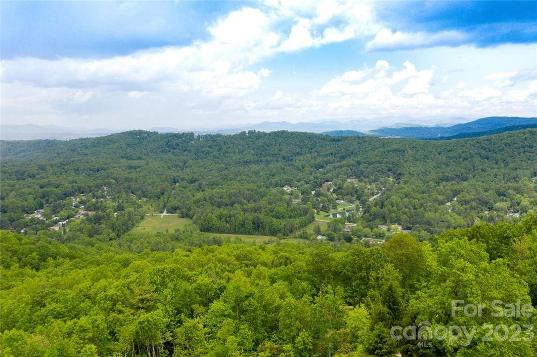 Hendersonville, NC 28739,000 Skyway DR