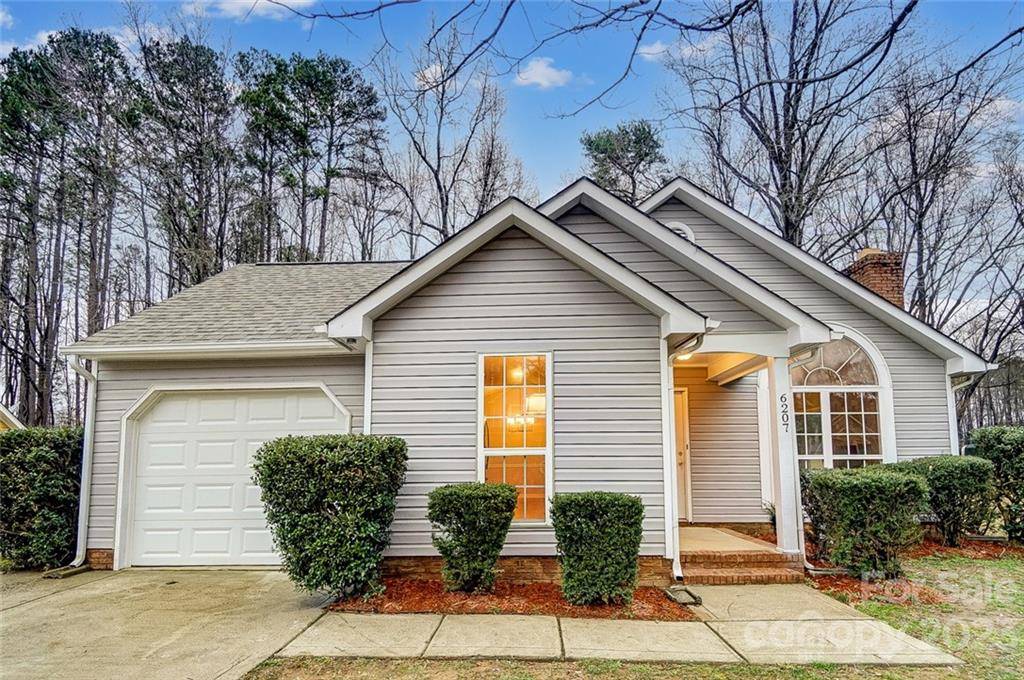 Charlotte, NC 28269,6207 Sunbridge CT
