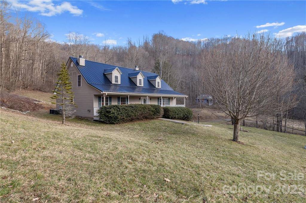 Bakersville, NC 28705,423 Cad Campbell RD