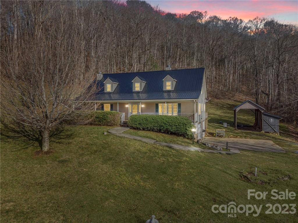 Bakersville, NC 28705,423 Cad Campbell RD