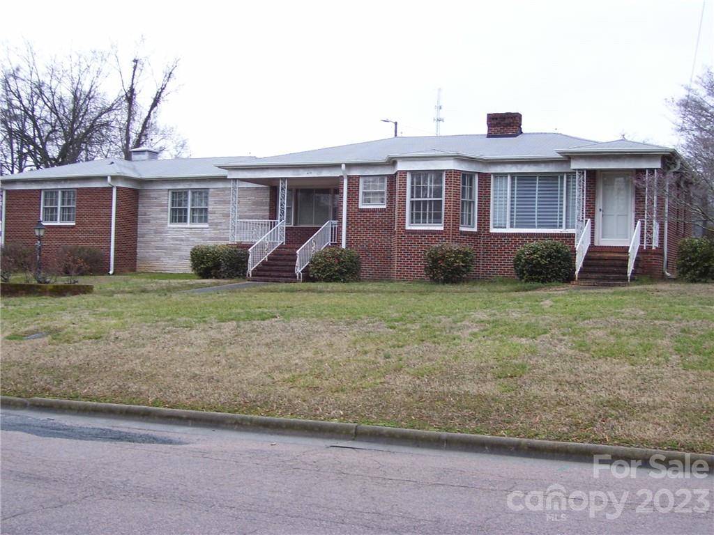 Kannapolis, NC 28083,413 Janie ST