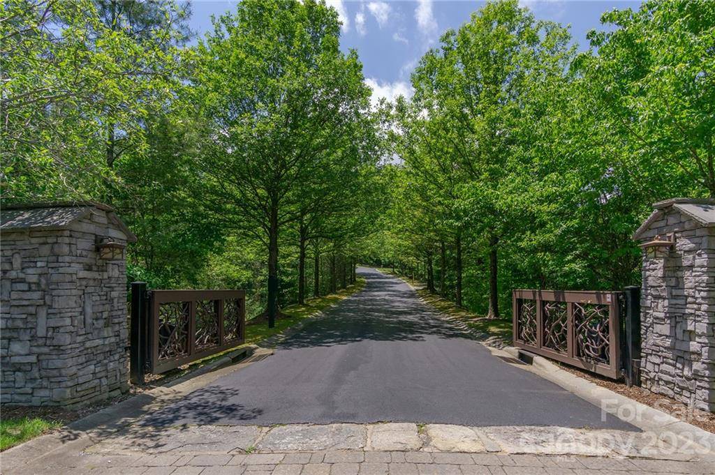 Horse Shoe, NC 28742,80 Buckhead TRL #27