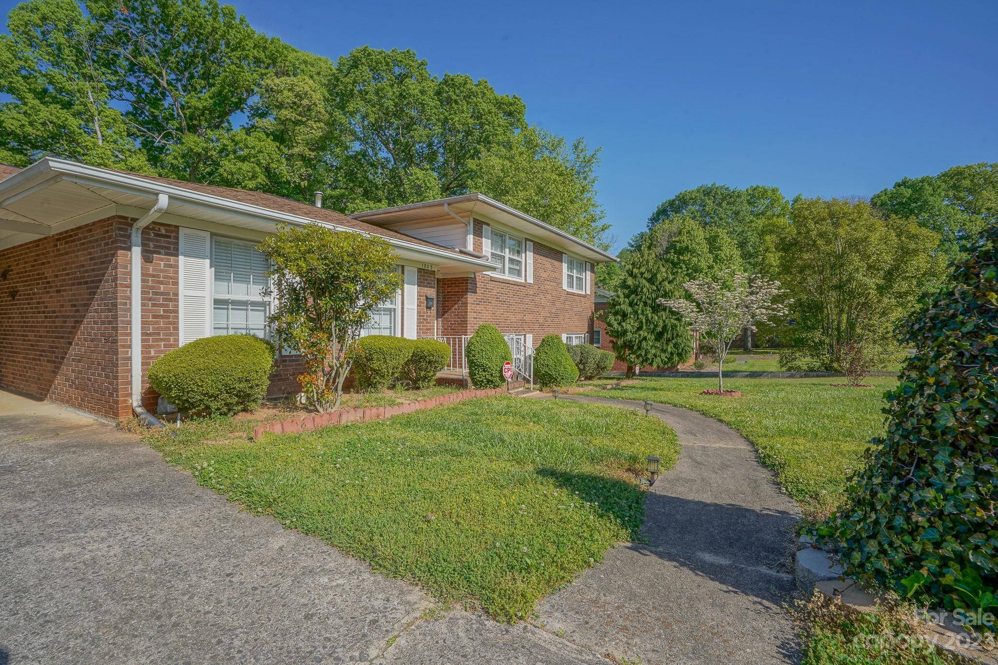Gastonia, NC 28052,1803 Kingston DR
