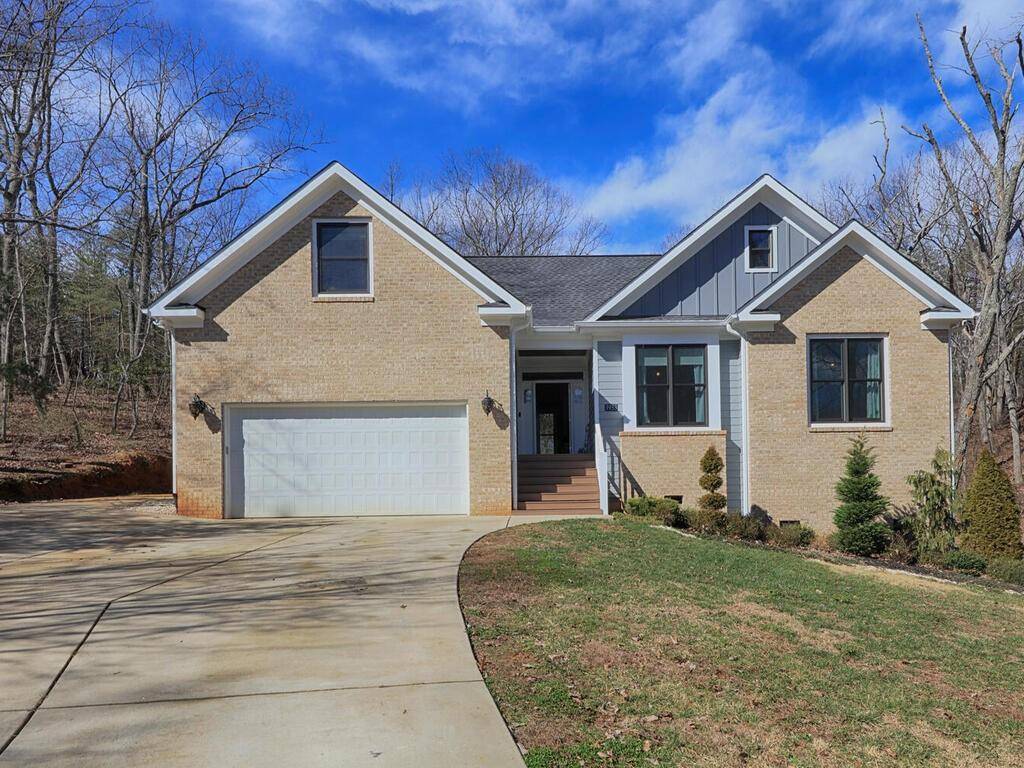 Maiden, NC 28650,3953 Ashland DR