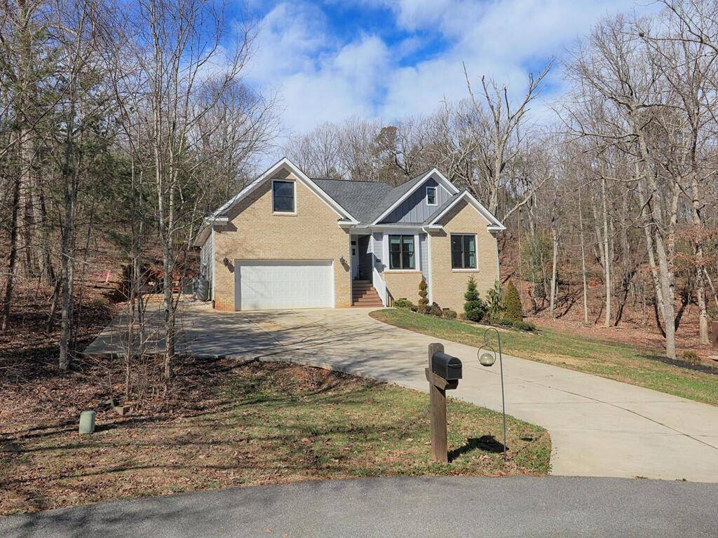 Maiden, NC 28650,3953 Ashland DR