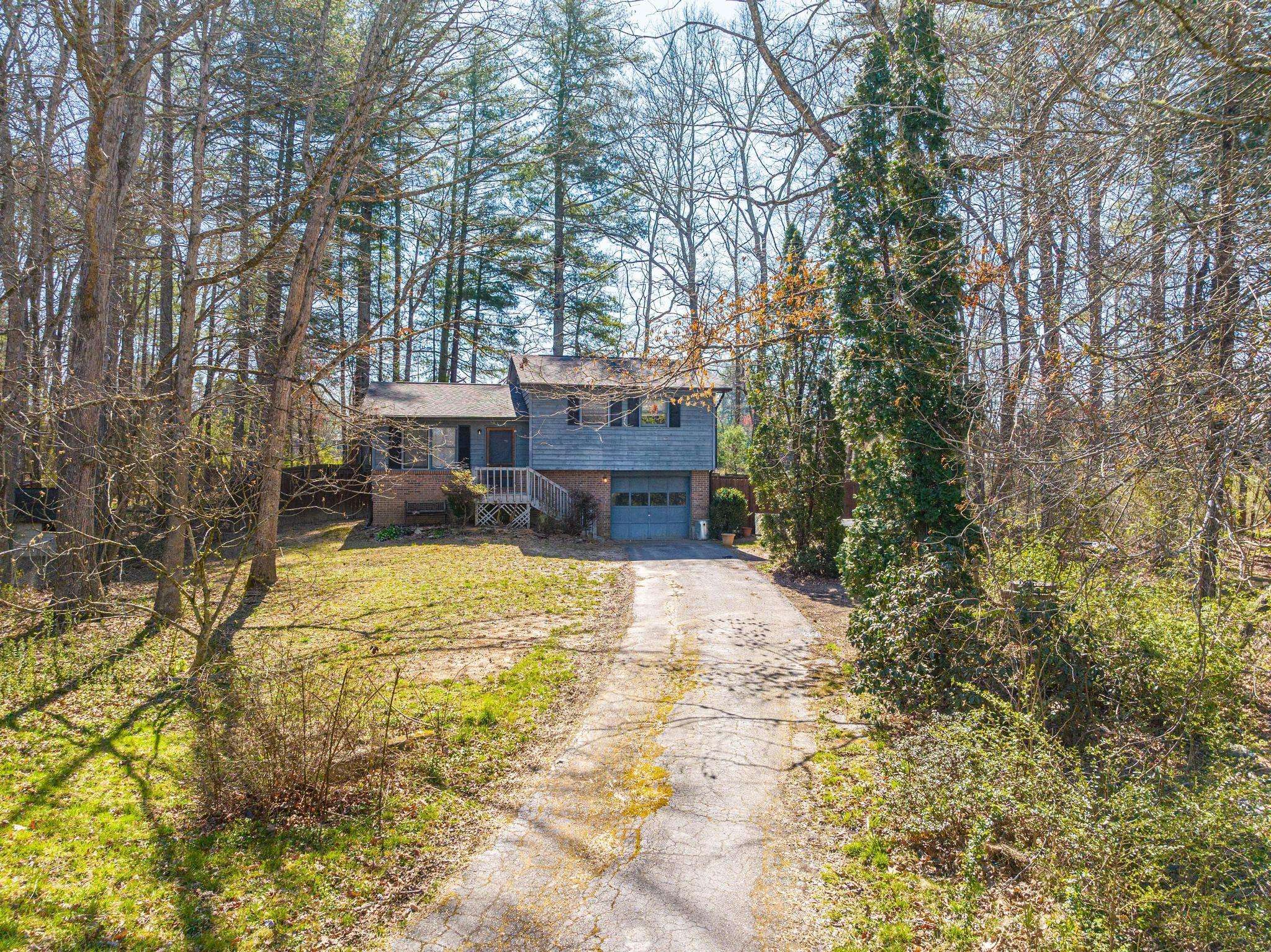 Hendersonville, NC 28792,2 Laurel Brook DR