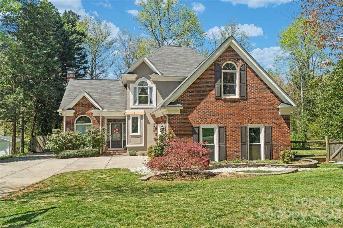 Charlotte, NC 28216,8709 Piccone Brook LN