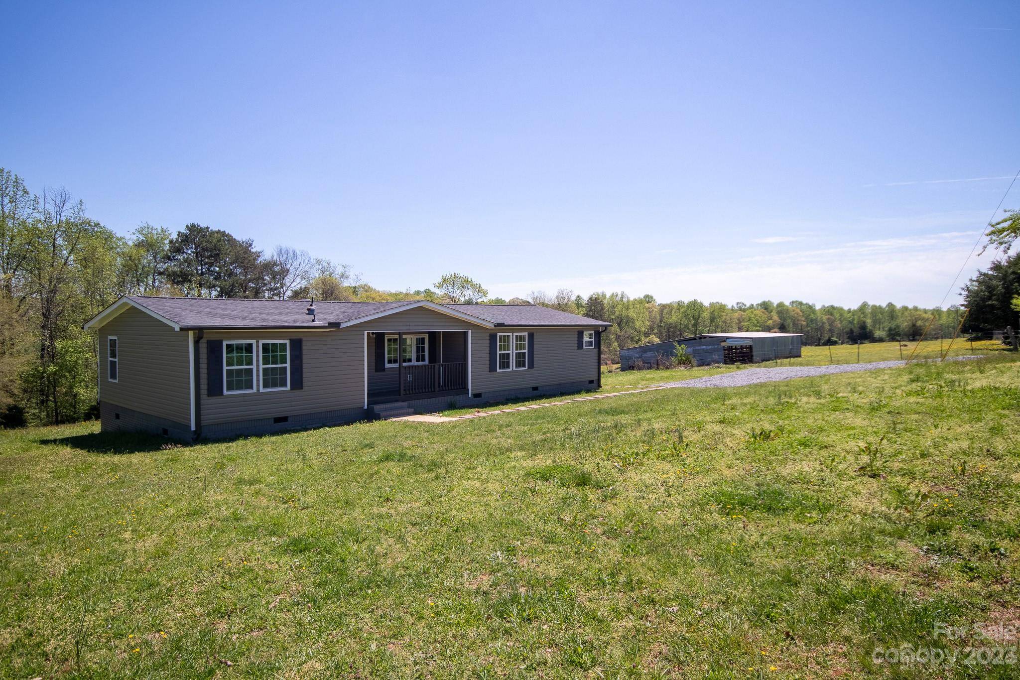 Harmony, NC 28634,333 Hickory Grove RD