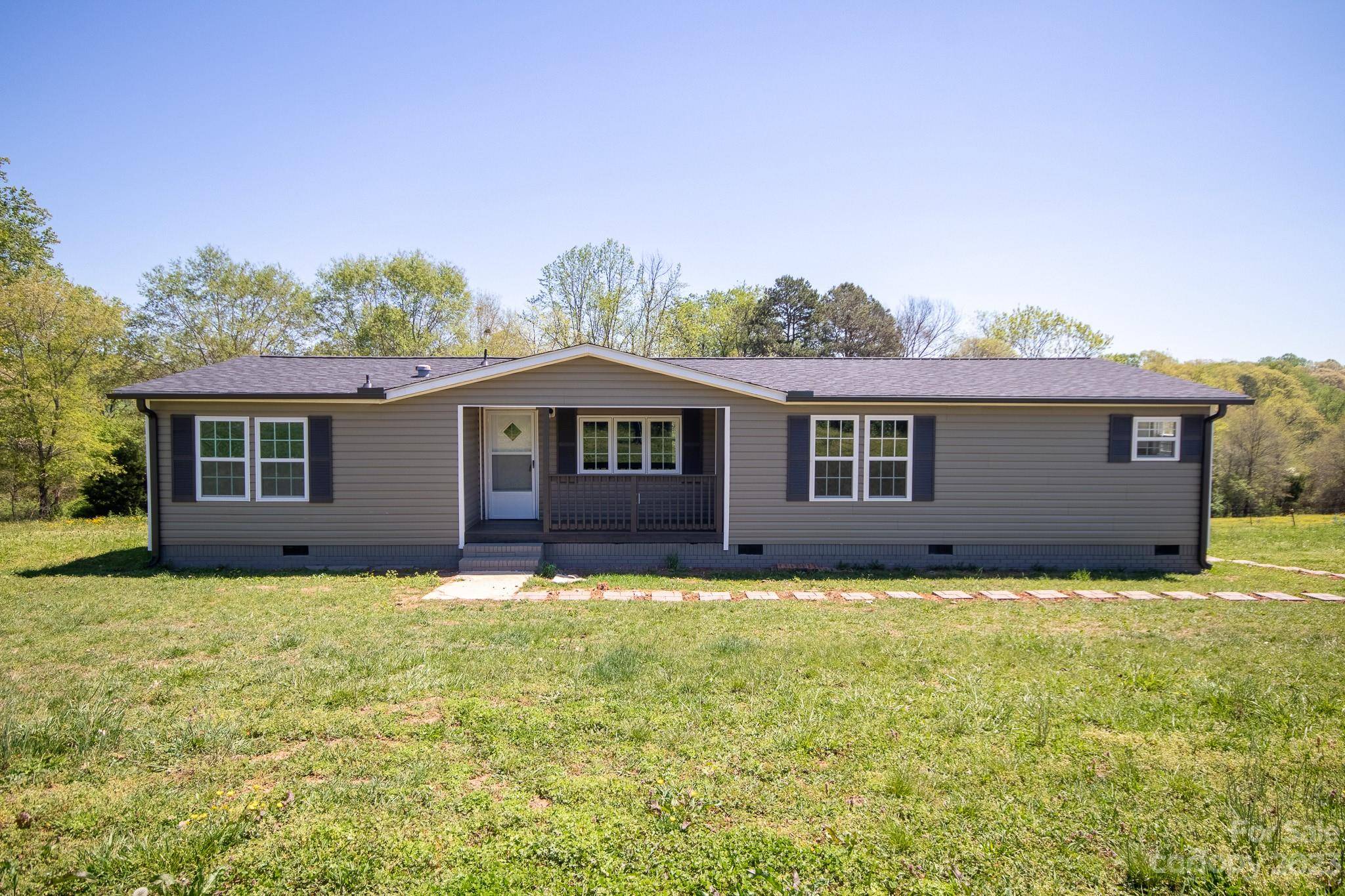 Harmony, NC 28634,333 Hickory Grove RD