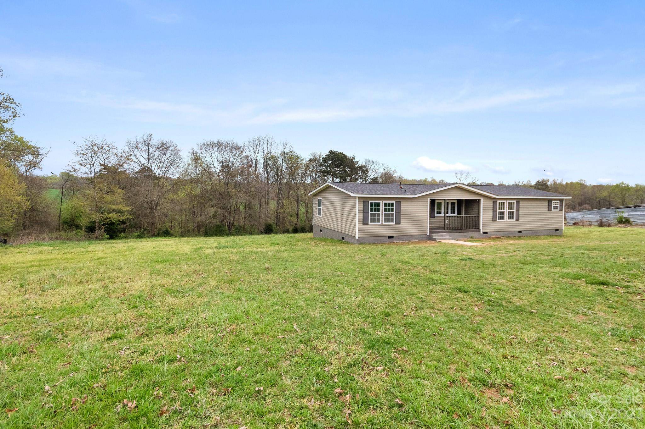 Harmony, NC 28634,333 Hickory Grove RD