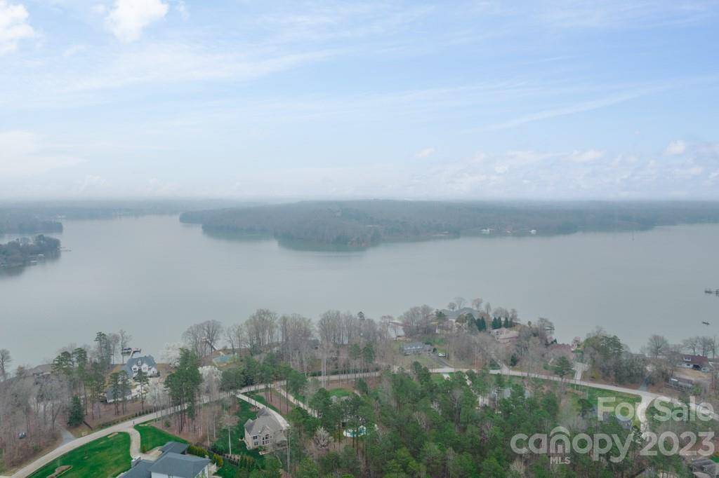 Lake Wylie, SC 29710,4222 River Oaks RD