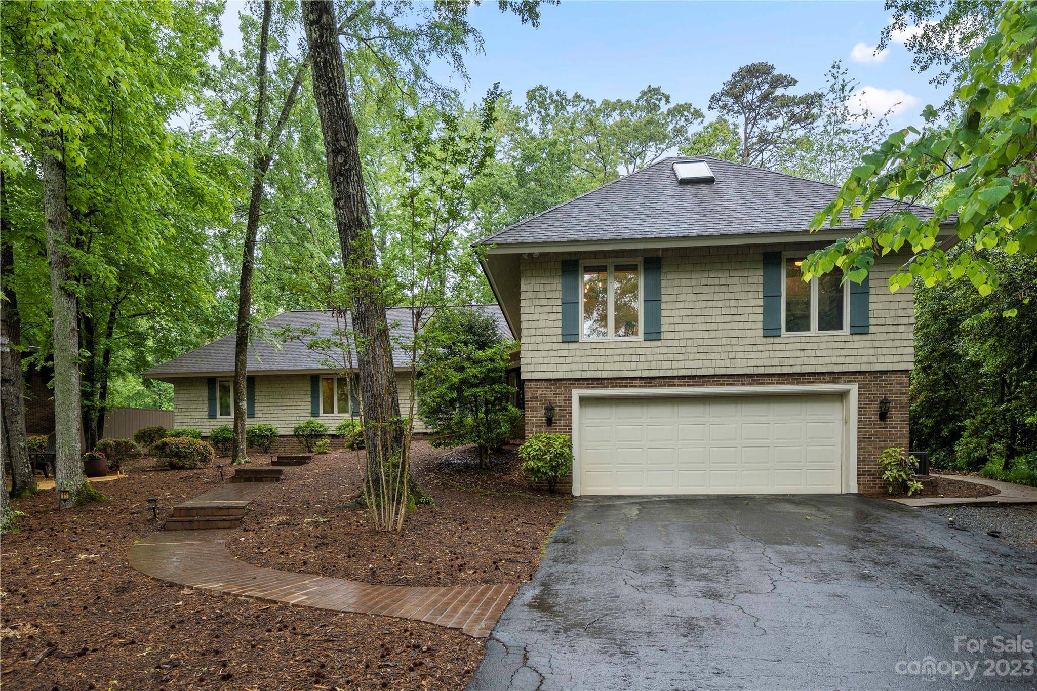 Lake Wylie, SC 29710,3 Sunrise Point CT